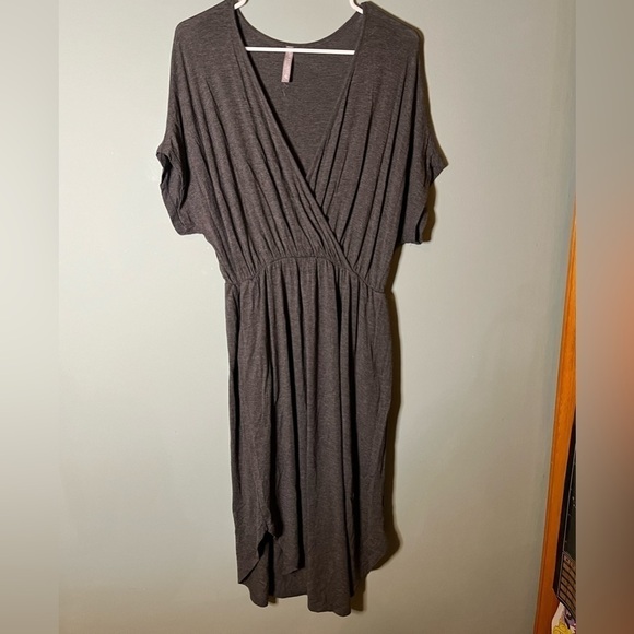 Trendy boutique Dresses & Skirts - Short sleeve gray dress